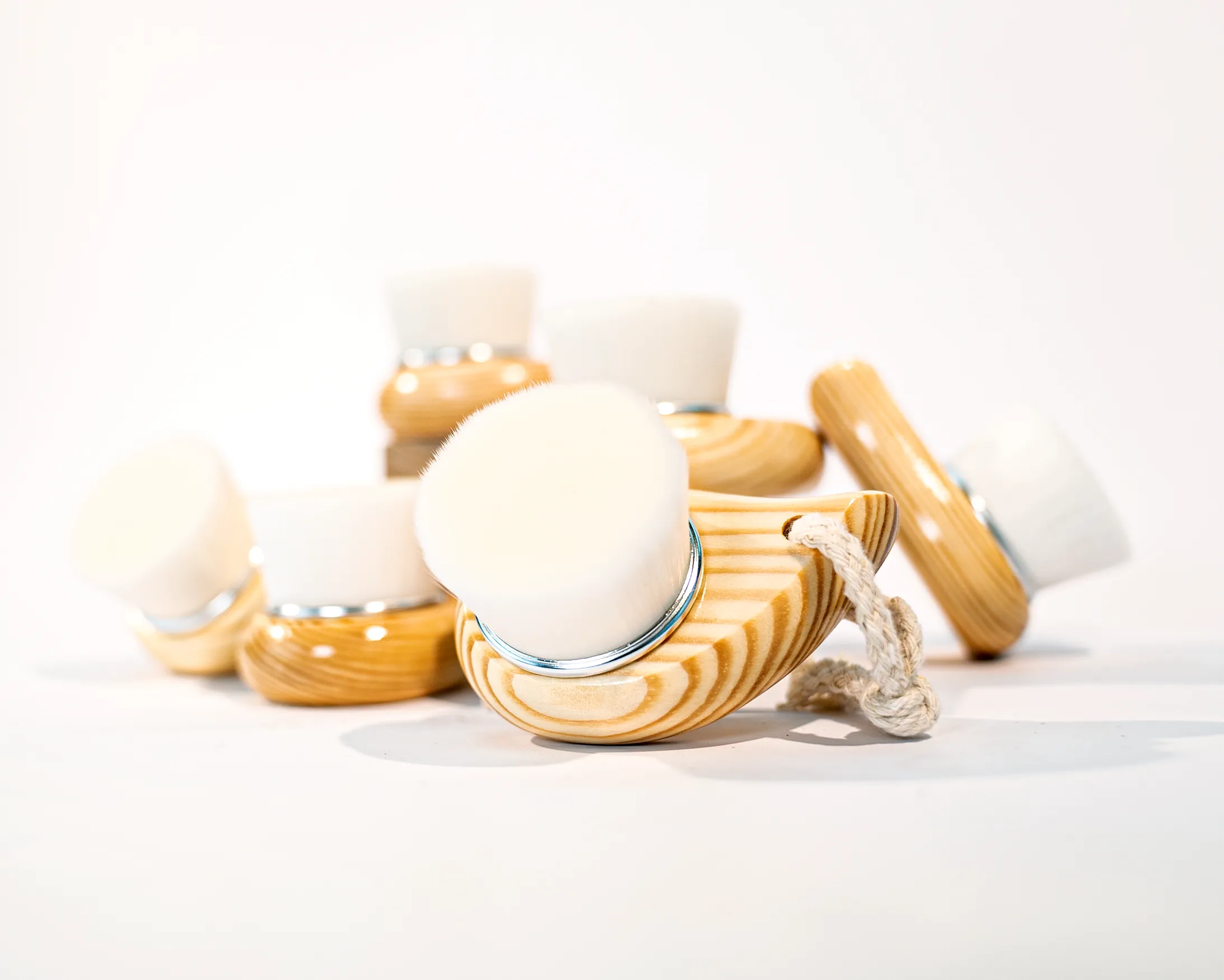 Midnight Paloma Dry Facial Brush