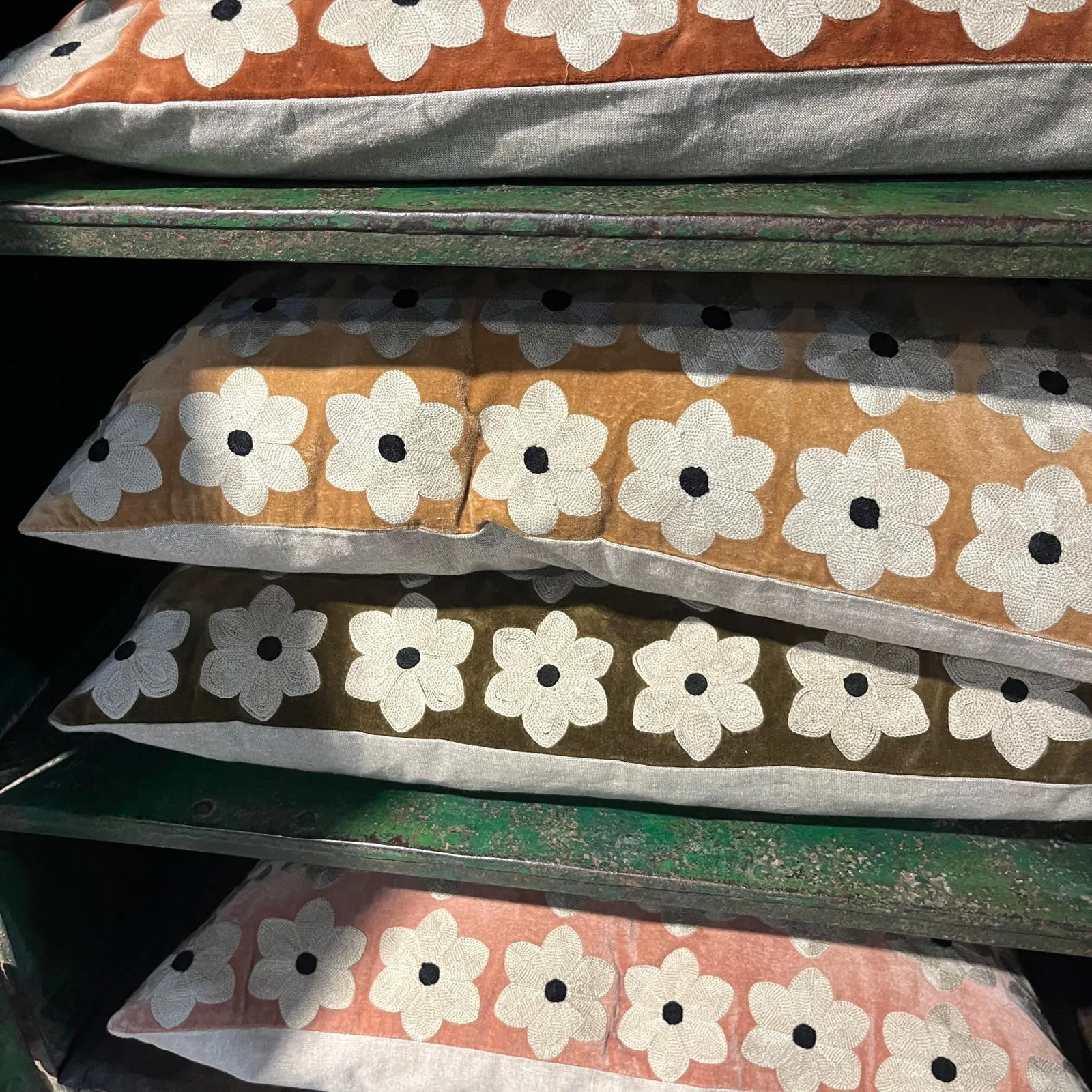 Pink Daisy Cushion - Cotton Velvet & Linen - Olsson & Jensen